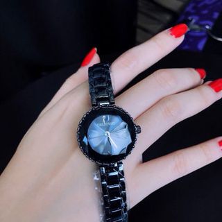 Đồng hồ swa đen huyền