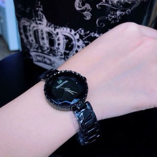Đồng hồ swa đen huyền
