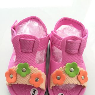 Giày tập đi bé gái