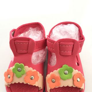 Giày tập đi bé gái