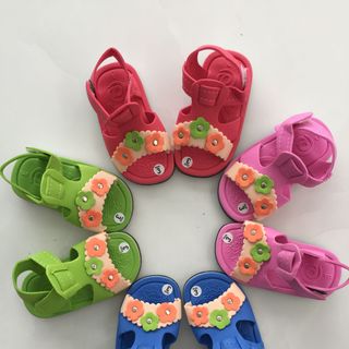 Giày tập đi bé gái