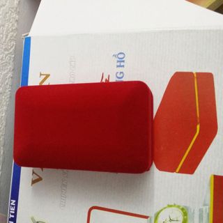 khuyến mãi tháng 8 hộp nhung đỏ đồng hồ 12k