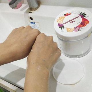 Kem tẩy tế bào chết Tặng cám collagen hoăc cọ bạch tuột hoặc cọ đắp mặt nạ hoặc bộ chén cọ hoặc mua 2 tặng bịch cám 210k