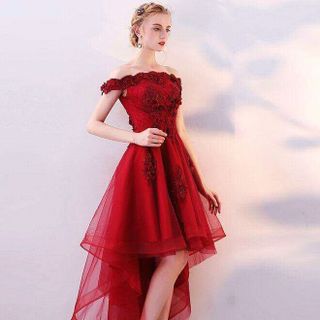 ĐẦM XÒE ĐUÔI TÔM TRỄ VAI CỰC XINH