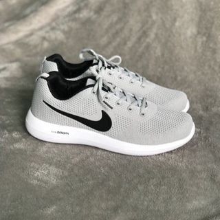 Thể thao nam có 3 màu lựa chọn