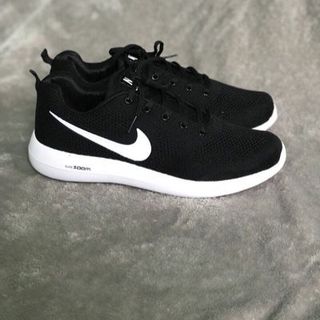 Thể thao nam có 3 màu lựa chọn