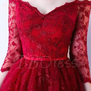 ĐẦM XÒE ĐUÔI TÔM TRỄ VAI TAY LỠ