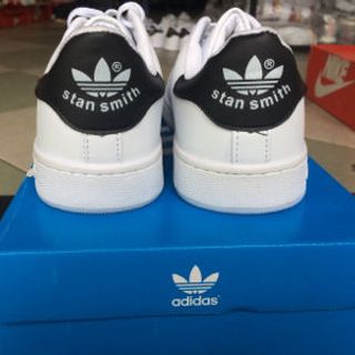 Giày thể thao nam số lượng lớn