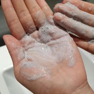 SỮA RỬA MẶT LÀM SẠCH SÂU KIỂM ÁT BÃ NHỜN HỖ TRỢ ĐIỀU TRỊ MỤN ĐẦU ĐEN 302 WHITE