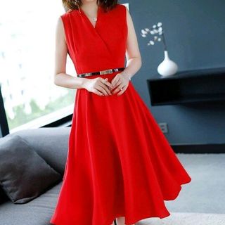 ĐẦM XÒE CỔ V KÈM NỊT