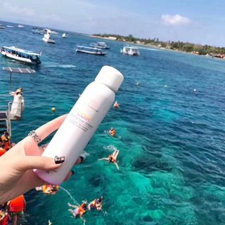 Xịt Chống nắng Trang điểm thần thánh CUIR PROTECTIVE SPRAY