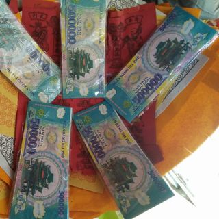 hàng mã các loại tiền việt từ 50000 đến 100k 200k 500k ngân phiếu tiền euro các mênh giá