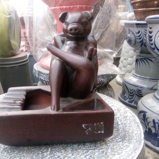 Gạt Tàn Hình Thú