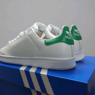 Giày thể thao SPF