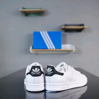 Giày thể thao SPF gót đen