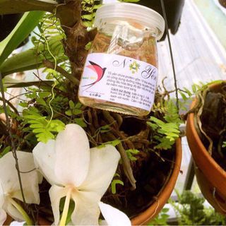MẶT NẠ TỔ YẾN ƯỚP CÁNH HOA