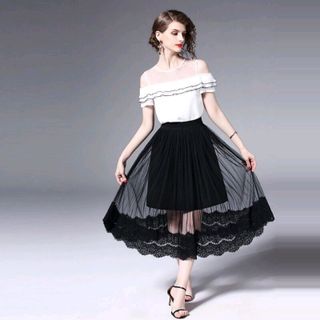 SET ÁO RỚT VAI CHÂN VÁY LƯỚI PHỐI REN
