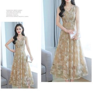 ĐẦM MAXI REN CỔ TIM