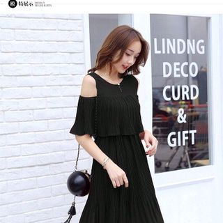 Đầm Xòe dập ly vai cut out bèo ngực