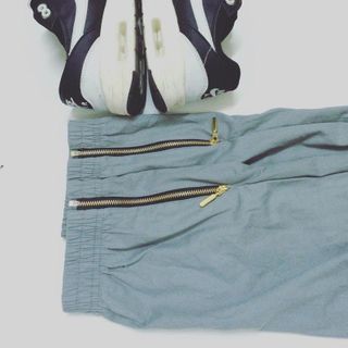 Quần jogger khóa zip thời trang