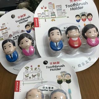 Bộ 3 Giá Treo hít chân không kháng khuẩn Vỏ Chụp đây Bảo Vệ đầu bàn Đánh Răng sạch dễ dàng mang theo du lịch phượt Cả Nhà Thương Nhau siêu cuteHL004