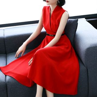 ĐẦM XÒE CỔ V KÈM NỊT