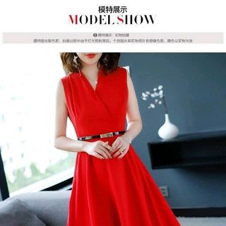 ĐẦM XÒE CỔ V KÈM NỊT