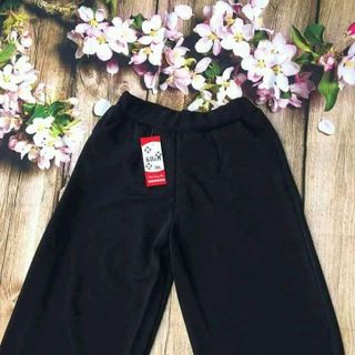 Quần ống rộng xếp ly