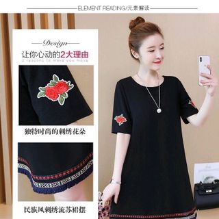 Đầm Suông Thêu Hoạ Tiết