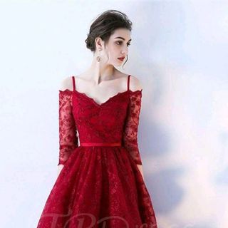 ĐẦM XÒE ĐUÔI TÔM TRỄ VAI TAY LỠ