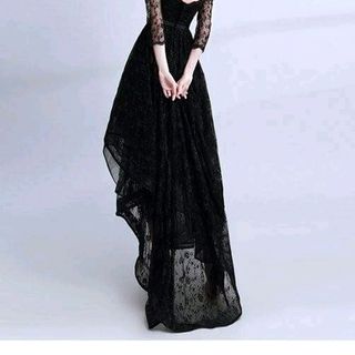 ĐẦM XÒE ĐUÔI TÔM TRỄ VAI TAY LỠ