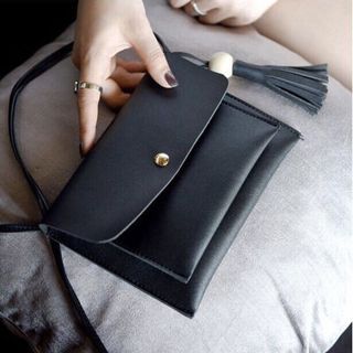 tui nữ đeo chéo