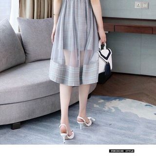 ĐẦM XOÈ CARO PHỐI REN CỔ TRỤ