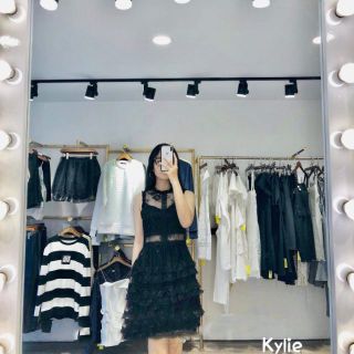 Đầm ren dự tiệc
