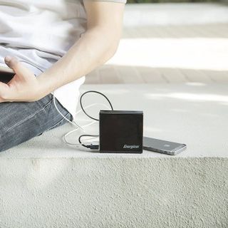 Pin Sạc Dự Phòng 10400mAh Quick Charge Energizer UE10410