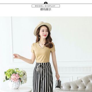 SÉT ÁO THUN QUẦN SỌC TRẮNG ĐEN ỐNG RỘNG