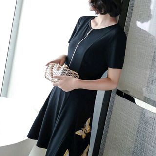 ĐẦM SUÔNG THÊU BƯỚM