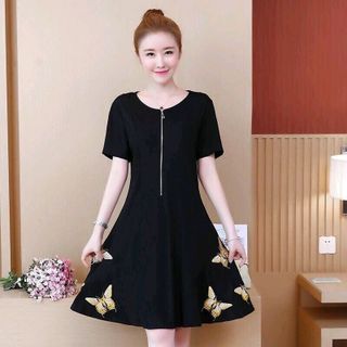ĐẦM SUÔNG THÊU BƯỚM