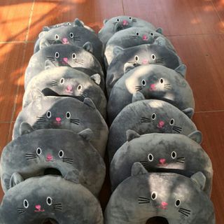 Gối cổ văn phòng mèo xám