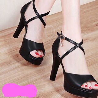 Giày sandal gót nhọn quay chéo