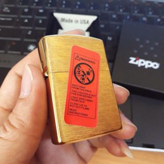 Zippo Vàng Phay Xước Ruột Vàng Đắt Hơn 30K