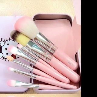 Bộ cọ trang điểm Helo Kitty 7 cây