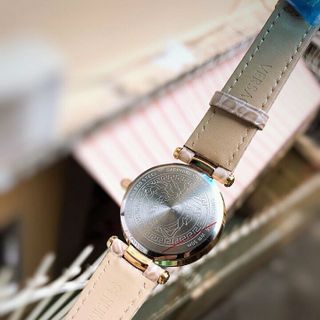 đồng hồ vversace dây da quá sang