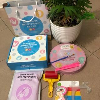 Bộ in dấu tay chân cho bé