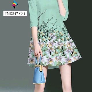 ĐẦM SUÔNG IN HOA MÙA HÈ