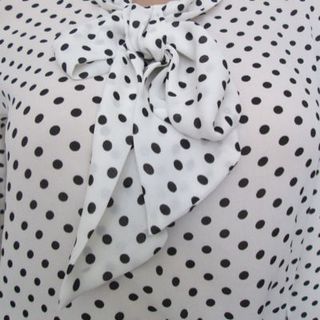 Áo Chấm Bi Tay Dài