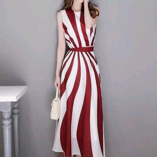 SET ÁO CROPTOP CHÂN VÁY HOẠ TIẾT XOẮN