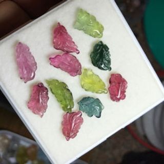 LÁ MAY MẮN ĐÁ TOURMALINE