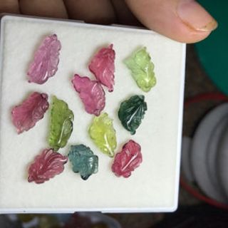LÁ MAY MẮN ĐÁ TOURMALINE