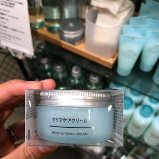 Kem dưỡng trắng cho da nhạy cảm Muji Moisturising Cream Nhật Bản